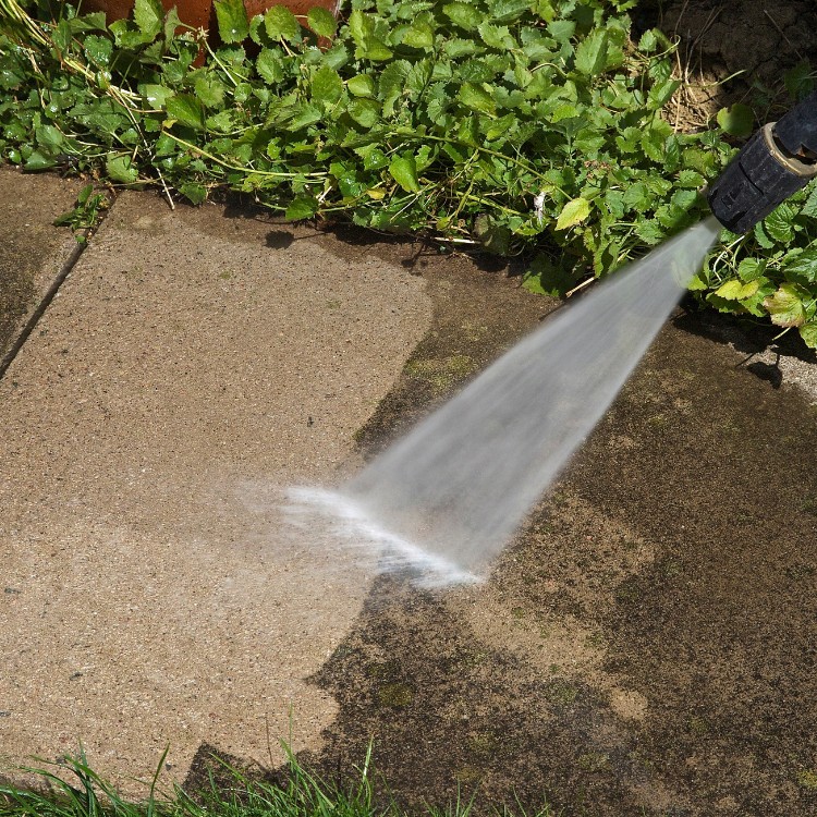 Pressure washing services in Los Angeles, CA