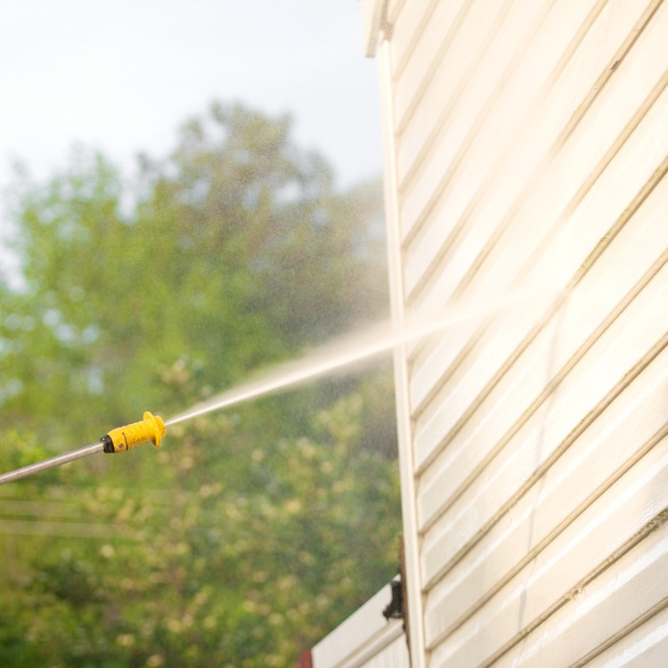 Pressure washing services in Los Angeles, CA